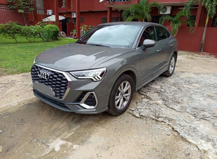 AUDI Q3