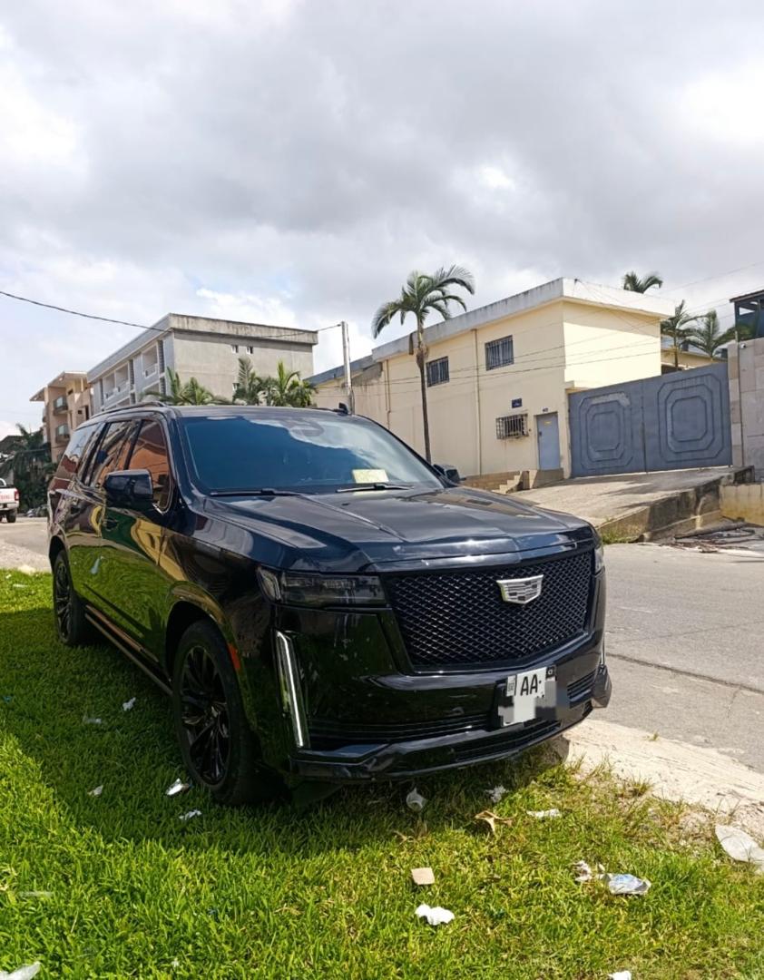 CADILLAC ESCALADE