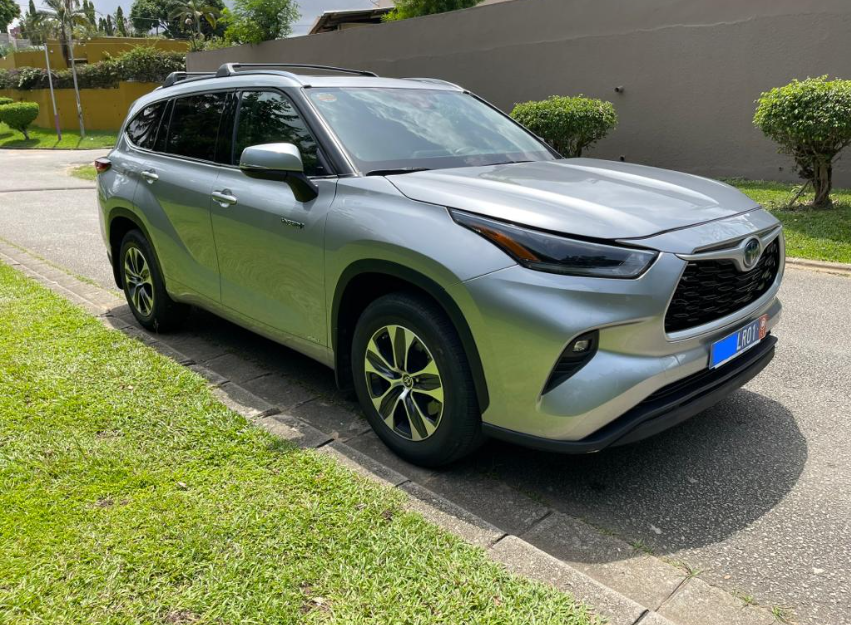 TOYOTA HIGHLANDER