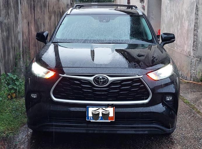 TOYOTA HIGHLANDER